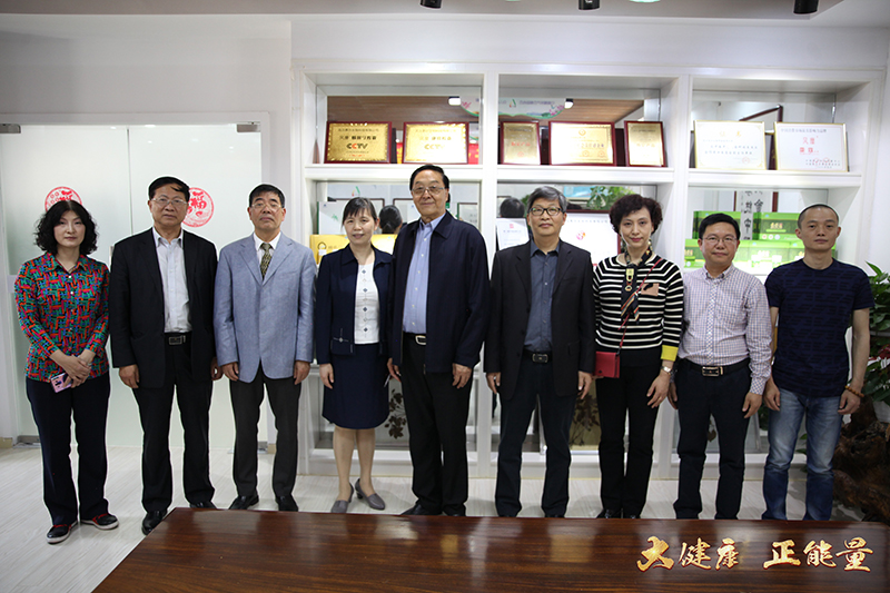 原國家衛(wèi)生部張鳳樓副部長一行考察惠爾生物